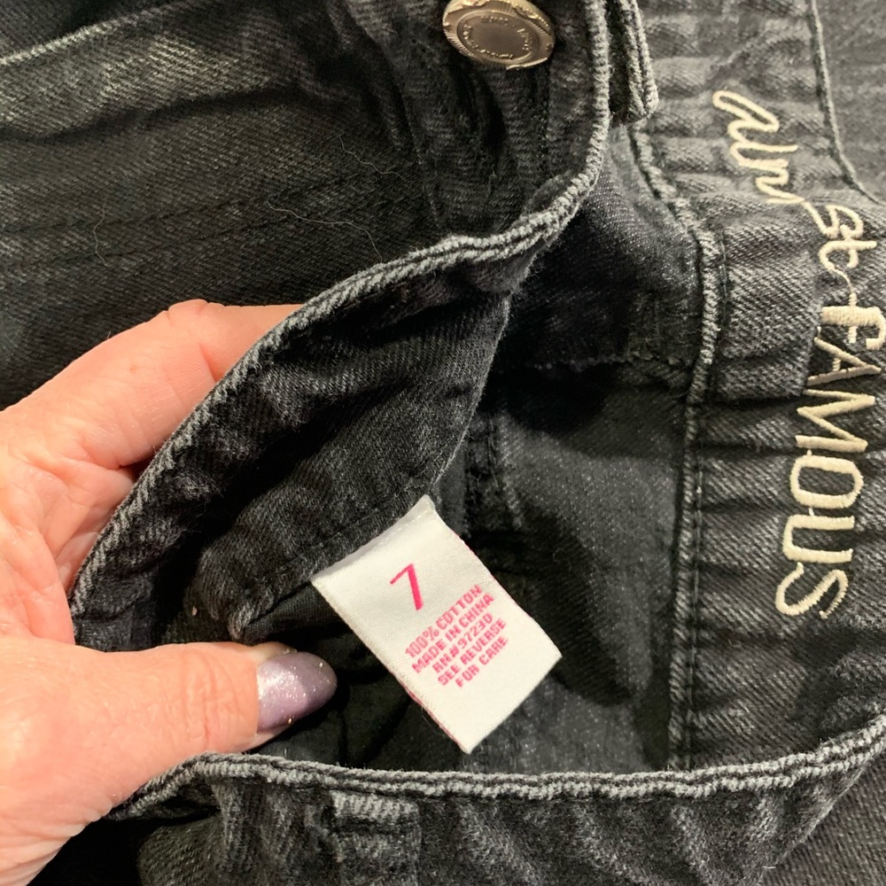 Almost Famous Ripped Jeans - Picture 6 of 6